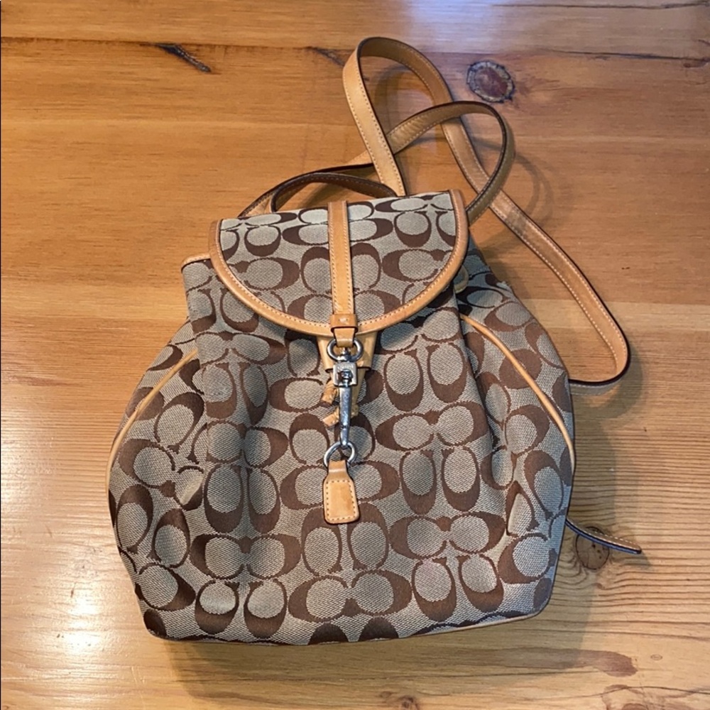 Vintage signature Coach bag